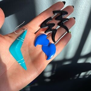 Stylish Blue and Black Earrings Set